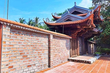 Tường gạch mộc ở di tích quốc gia chùa Kim Liên bất ngờ bị đập bỏ, xây mới