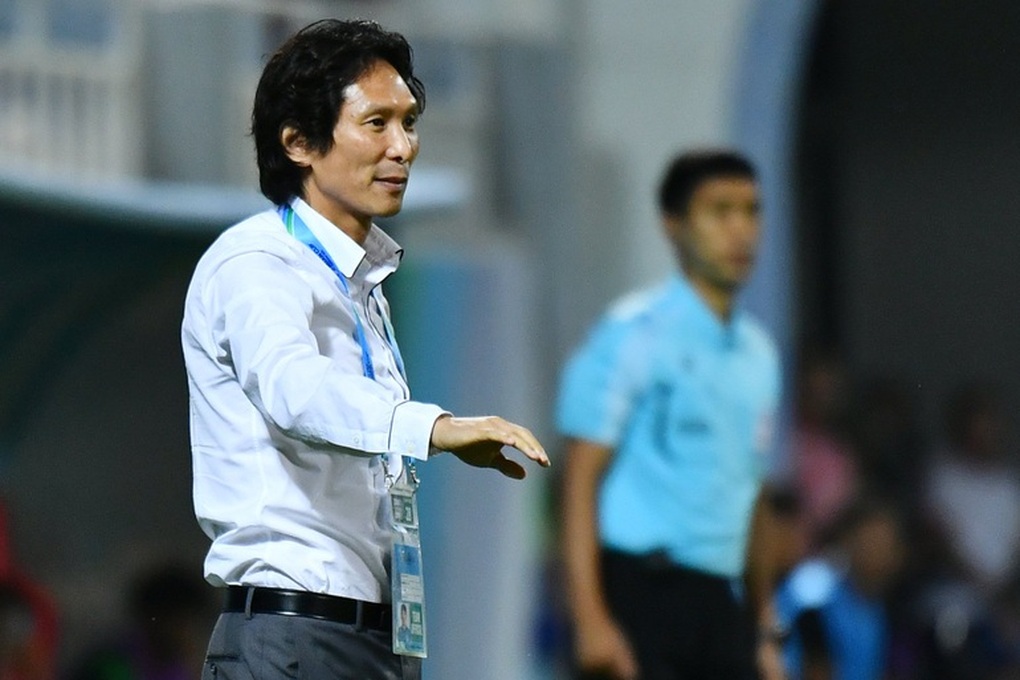 HLV Gong Oh Kyun: Tôi thích bóng đá đẹp hơn là làm mọi cách để thắng - 2 HLV Gong Oh Kyun: Tôi thích bóng đá đẹp hơn là làm mọi cách để thắng - 2