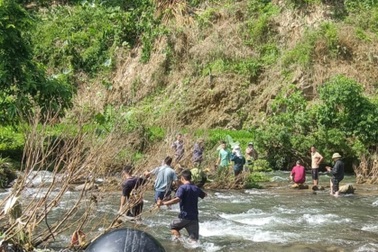 Hà Giang: Đi qua suối, 2 người phụ nữ bị lũ cuốn trôi tử vong