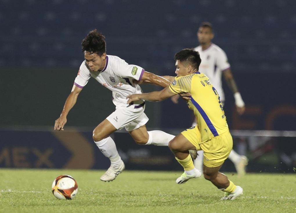 Tiến Linh lập cú đúp cho Bình Dương, Khánh Hòa vẫn đứng cuối bảng V-League - 3 Tiến Linh lập cú đúp cho Bình Dương, Khánh Hòa vẫn đứng cuối bảng V-League - 3