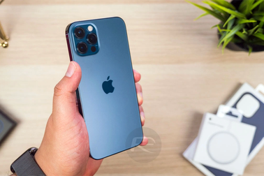 Giới chức Nga được yêu cầu không dùng điện thoại iPhone vì lo ngại an ninh?