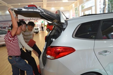 Ô tô giá rẻ: Giấc mơ còn xa