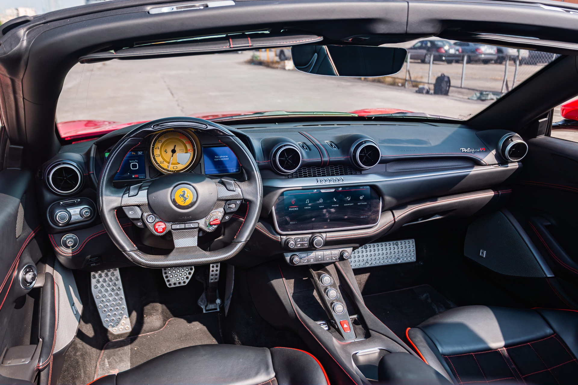 Khám phá Ferrari Portofino M: Xe mui trần giá 10 tỷ có 2 chiếc tại Việt Nam - 10 Khám phá Ferrari Portofino M: Xe mui trần giá 10 tỷ có 2 chiếc tại Việt Nam - 10