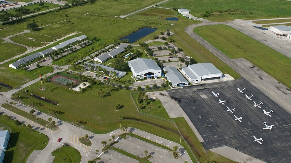 Cùng học viên VinAviation khám phá trường đào tạo phi công top 20 của Mỹ - 1 Cùng học viên VinAviation khám phá trường đào tạo phi công top 20 của Mỹ - 1