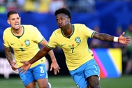 Vinicius tỏa sáng, Brazil thoát thua Morocco