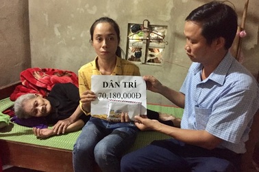 Người mẹ nằm liệt giường nhận niềm vui bất ngờ đúng ngày Phụ nữ Việt Nam