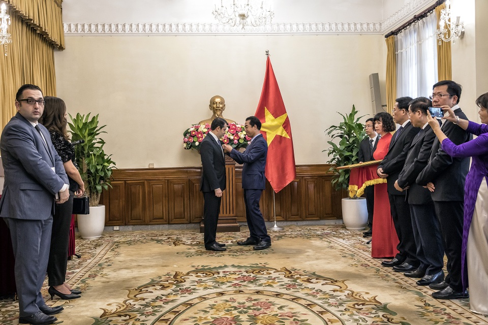 Đại sứ Azerbaijan tại Việt Nam nhận Huân chương Hữu nghị - 1 Đại sứ Azerbaijan tại Việt Nam nhận Huân chương Hữu nghị - 1