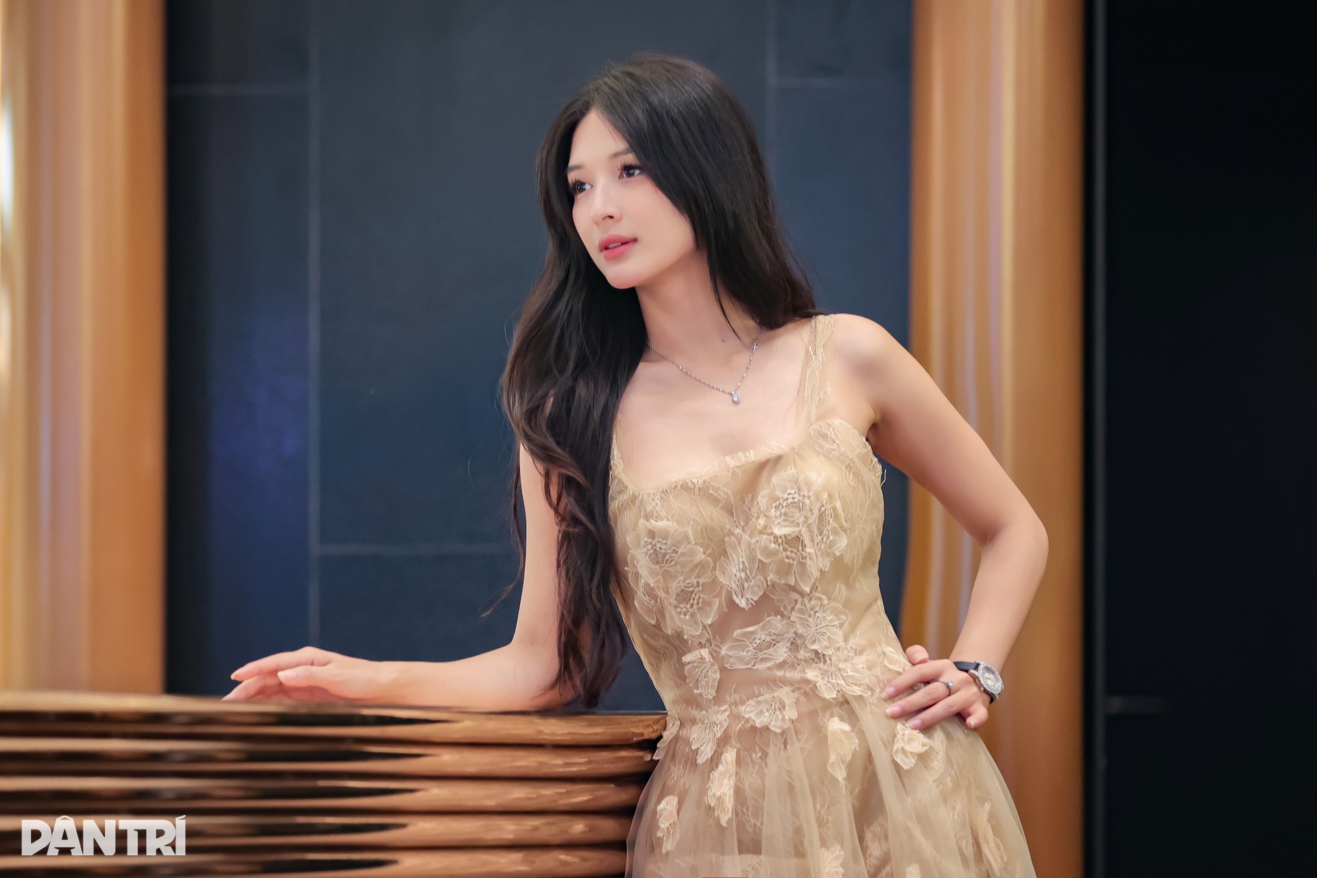 Diễn viên phim giờ vàng Yến My tự tin càng tối giản càng sang - 1