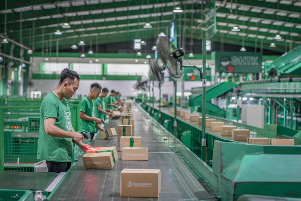 Hành trình 10 năm trở thành Thương hiệu quốc gia của Giao Hàng Tiết Kiệm - 3 Hành trình 10 năm trở thành Thương hiệu quốc gia của Giao Hàng Tiết Kiệm - 3