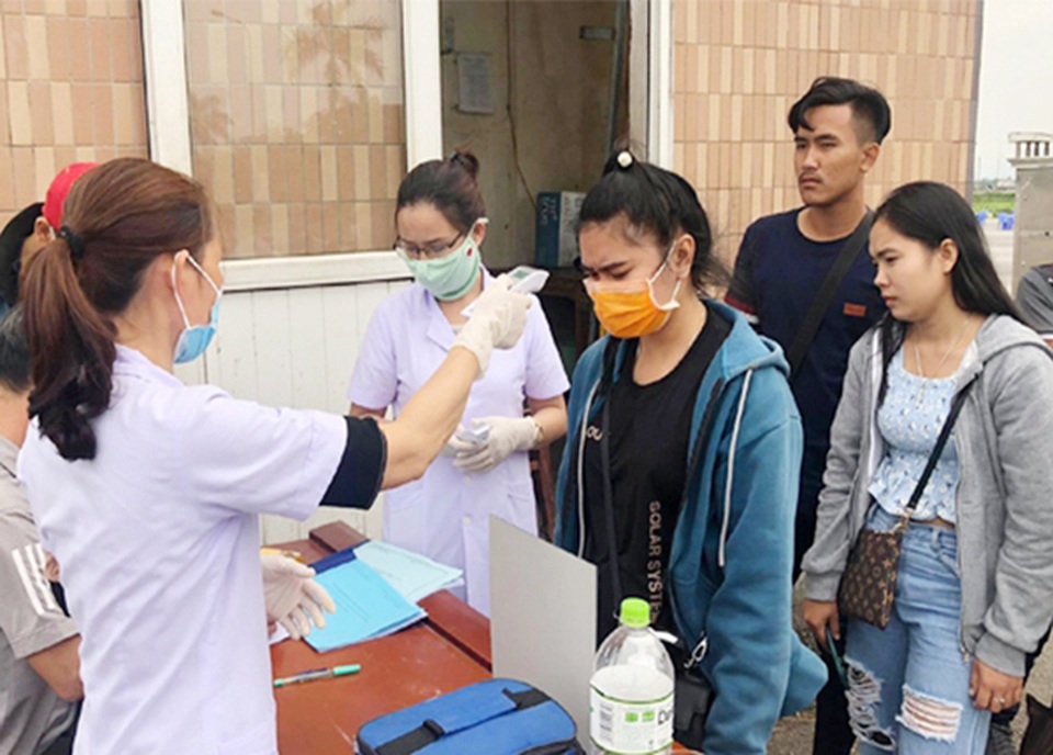 Covid-19: Sinh viên Lào trở lại Hà Tĩnh, học online ở khu cách ly tập trung - 1 Covid-19: Sinh viên Lào trở lại Hà Tĩnh, học online ở khu cách ly tập trung - 1