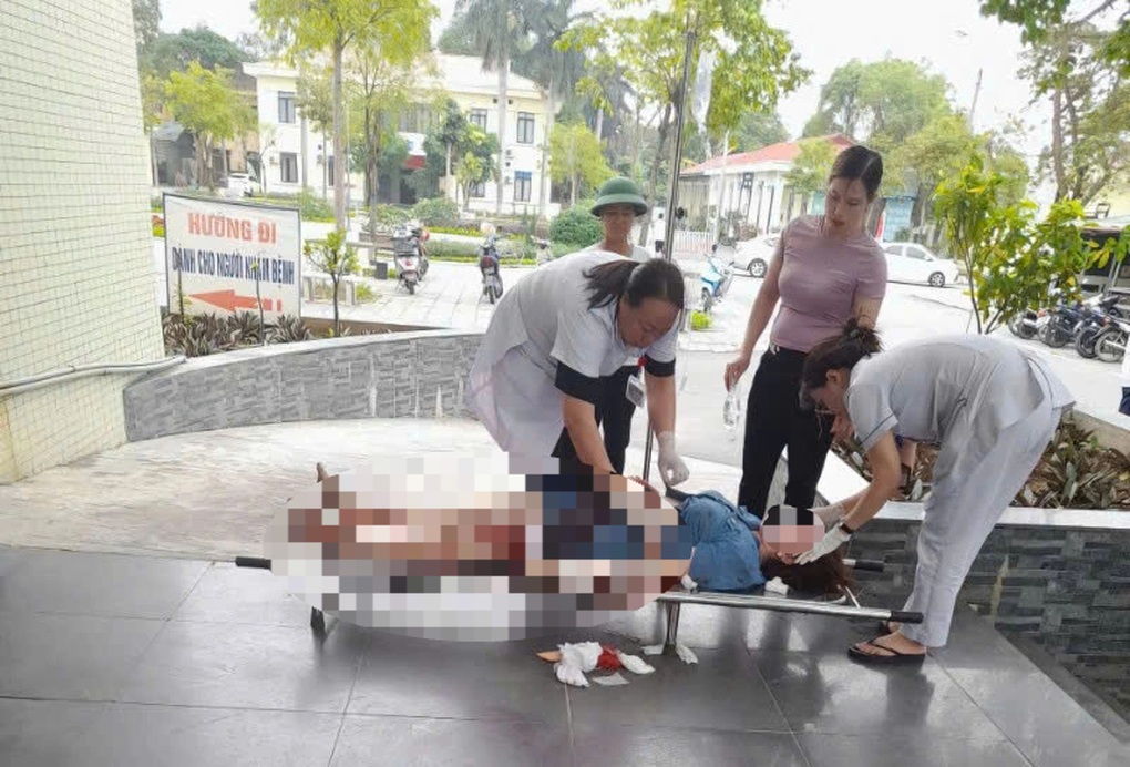 Vụ lật ô tô khách trên đèo Tam Đảo: 3 người tử vong - 2 Vụ lật ô tô khách trên đèo Tam Đảo: 3 người tử vong - 2