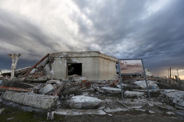 “Thị trấn ma” bất ngờ nổi lên sau gần 30 năm ngập chìm trong nước