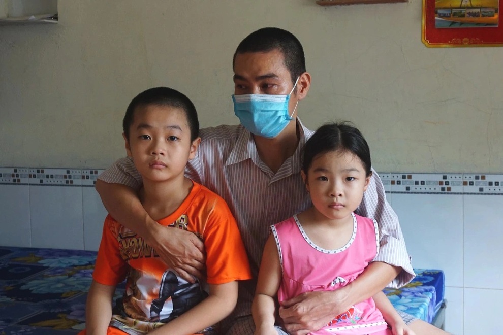 Gia đình F0: Mẹ đi là đi mãi mang theo tình yêu của 2 đứa con thơ! - 2 Gia đình F0: Mẹ đi là đi mãi mang theo tình yêu của 2 đứa con thơ! - 2
