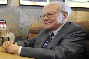 Ai đã chi hơn 4,5 triệu USD để ăn trưa cùng tỷ phú Warren Buffett?