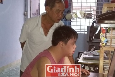 Người cha giúp đứa con bị bệnh Down thành sinh viên giỏi toàn năng
