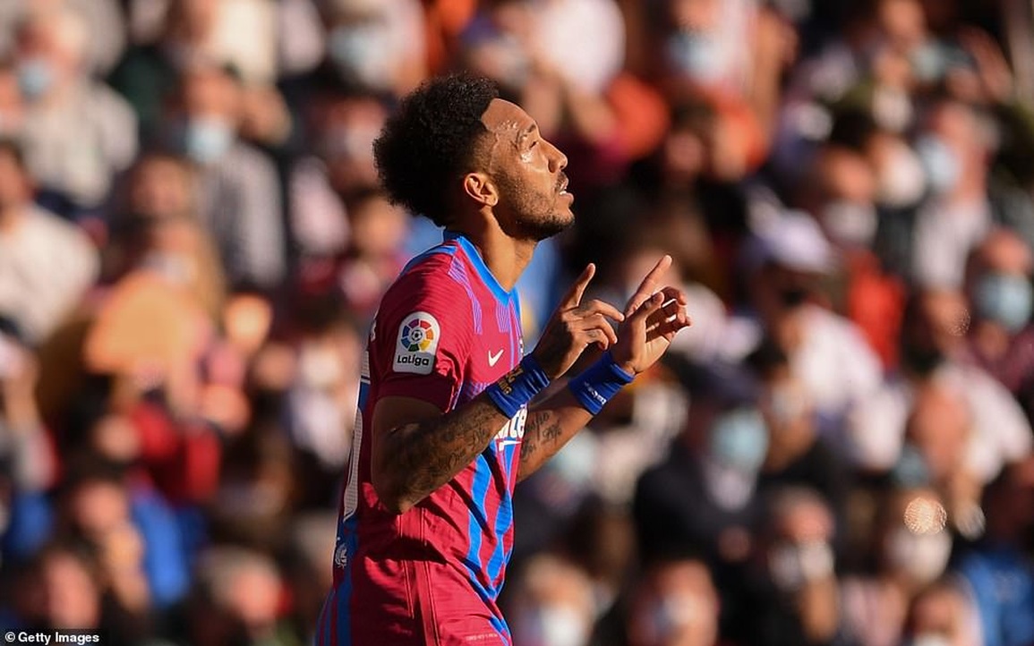 Aubameyang lập cú đúp, Barcelona thắng đậm trên sân Valencia - 1 Aubameyang lập cú đúp, Barcelona thắng đậm trên sân Valencia - 1