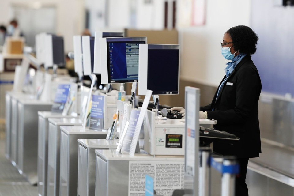 Hãng hàng không United Airlines gửi cảnh báo sa thải 36.000 nhân viên - 1 Hãng hàng không United Airlines gửi cảnh báo sa thải 36.000 nhân viên - 1