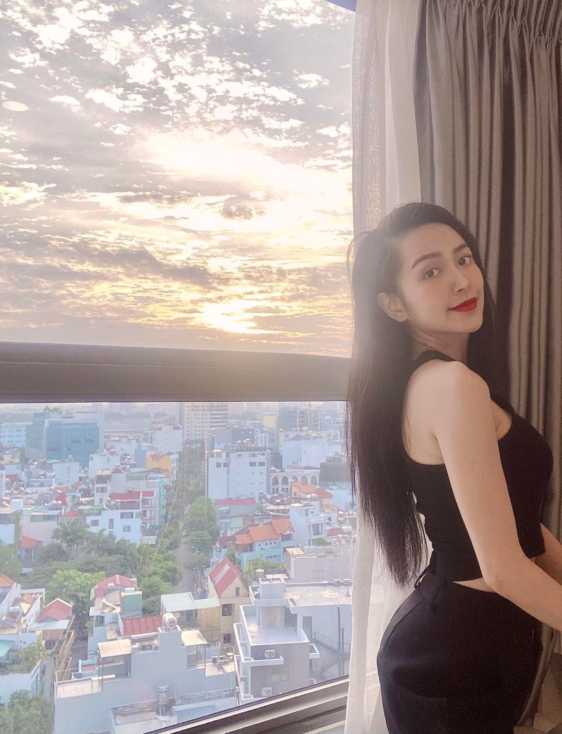 Bầm dập vì cảnh bị đánh ghen, Kim Oanh Thương ngày nắng về tiết lộ bí mật - 7 Bầm dập vì cảnh bị đánh ghen, Kim Oanh Thương ngày nắng về tiết lộ bí mật - 7