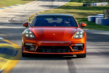 Đại lý niêm yết nhầm giá xe Porsche Panamera, khách đổ xô đặt cọc