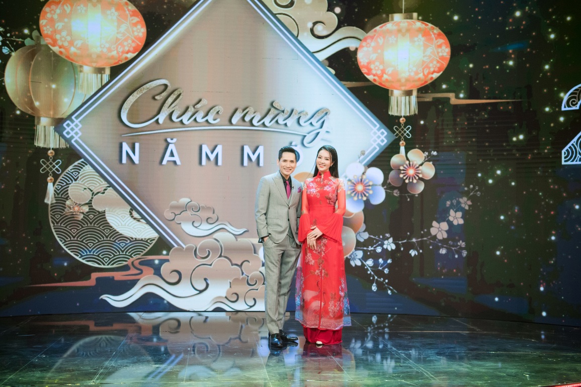 Á hậu Thụy Vân cầu cứu NTK Đức Vincie giữa đêm - 2 Á hậu Thụy Vân cầu cứu NTK Đức Vincie giữa đêm - 2