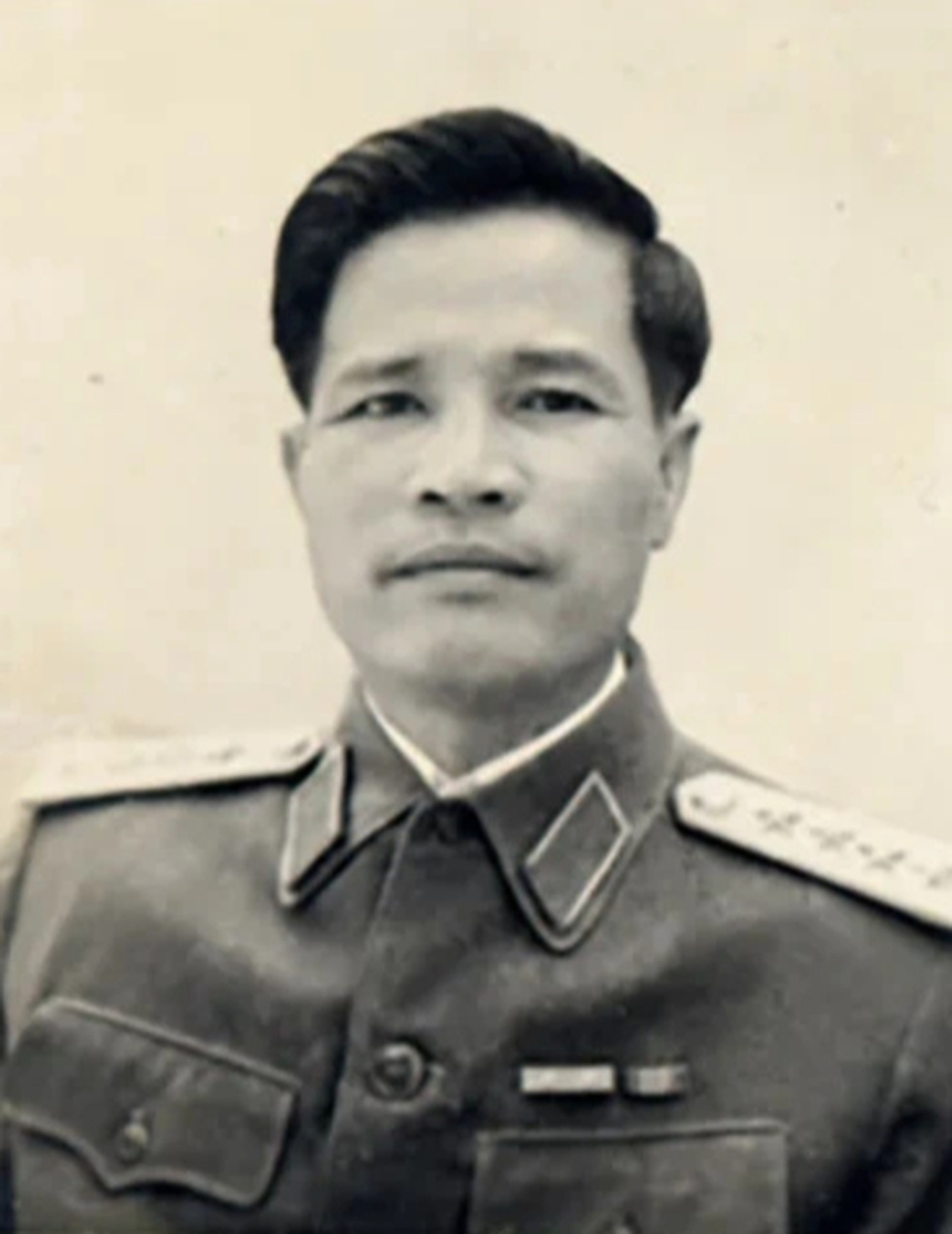 Chuyện chưa kể về hai vị tướng lừng danh được Bác Hồ đặt tên - 1