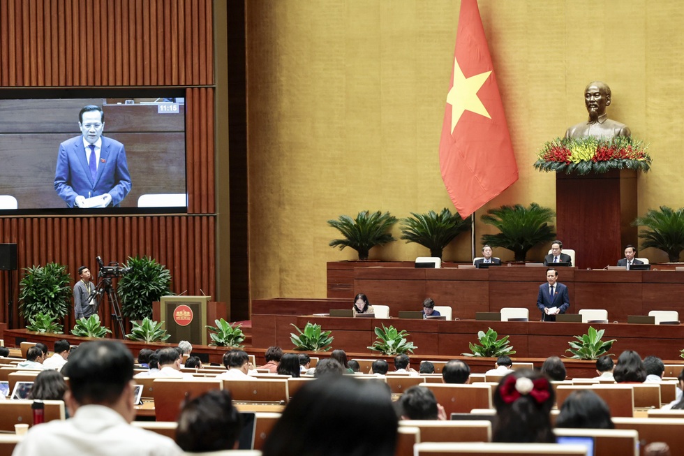 Tiền đóng bảo hiểm 22%, tối thiểu hưởng lương hưu gần 35% là hào phóng - 1 Tiền đóng bảo hiểm 22%, tối thiểu hưởng lương hưu gần 35% là hào phóng - 1