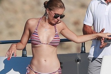 Vóc dáng hoàn hảo của kiều nữ nhà Swarovski