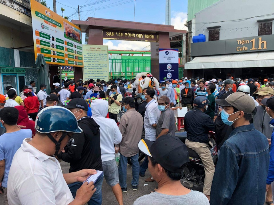 Tấn Tài giúp Bình Định FC chiến thắng ở trận đấu HLV Park Hang Seo dự khán - 1 Tấn Tài giúp Bình Định FC chiến thắng ở trận đấu HLV Park Hang Seo dự khán - 1