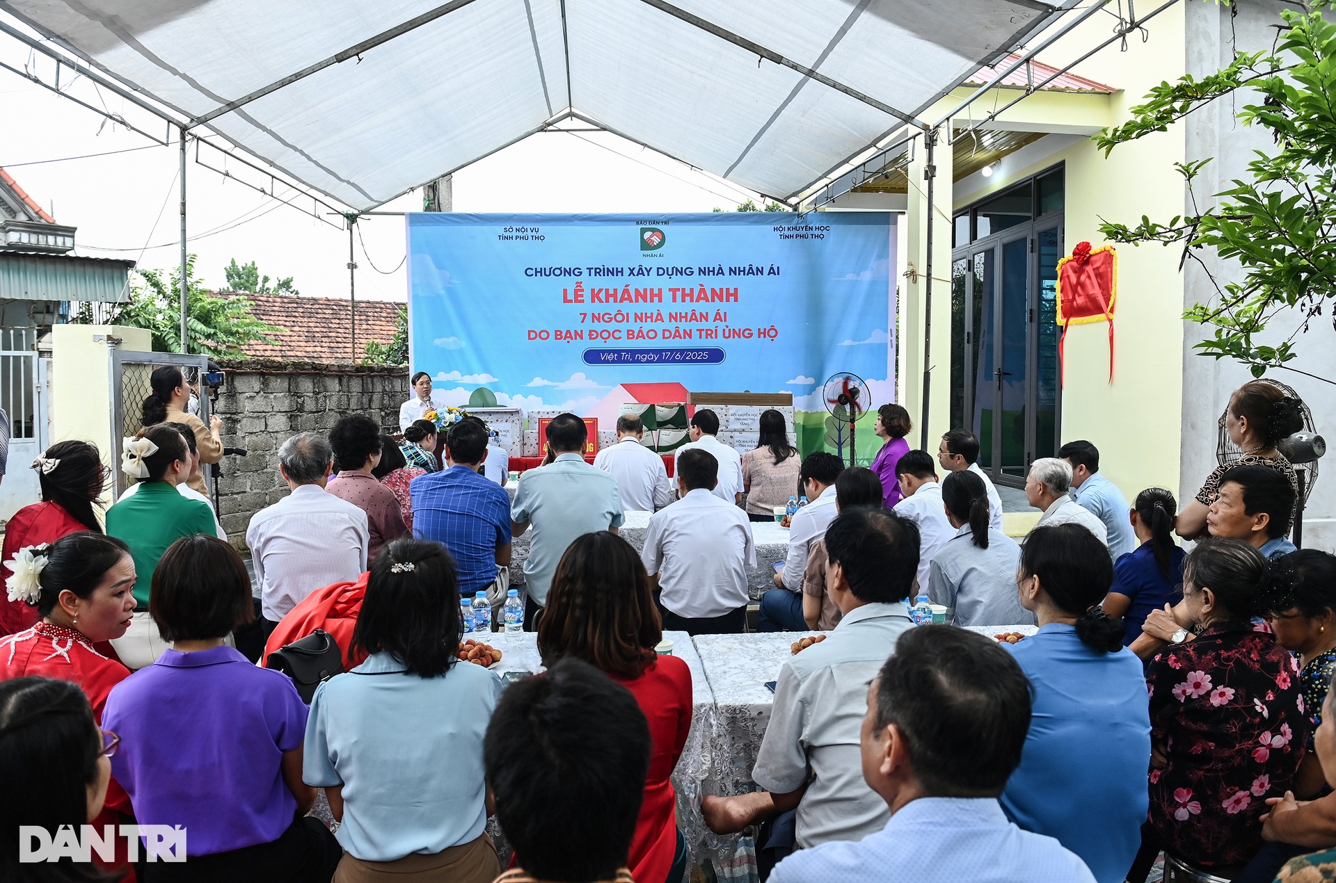 Khánh thành 7 nhà Nhân ái, ấm lòng người nghèo vùng đất Tổ Phú Thọ - 2 Khánh thành 7 nhà Nhân ái, ấm lòng người nghèo vùng đất Tổ Phú Thọ - 2