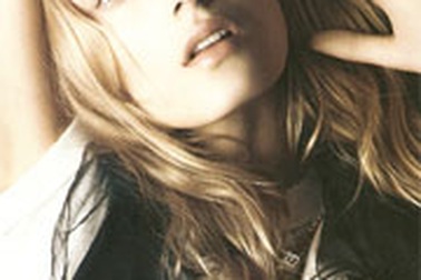 Lily Donaldson và Agyness Deyn “thống trị” Vogue Anh