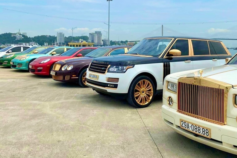 Đại gia buôn lợn sở hữu hàng chục xe sang biển đẹp - 1 Đại gia buôn lợn sở hữu hàng chục xe sang biển đẹp - 1