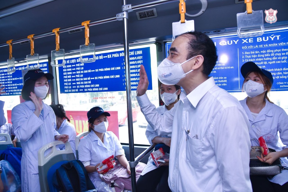 Hàng trăm sinh viên trường Y xuất quân chi viện tới Bắc Giang, Bắc Ninh - 4 Hàng trăm sinh viên trường Y xuất quân chi viện tới Bắc Giang, Bắc Ninh - 4