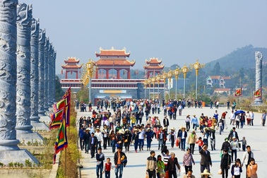 Du Xuân tới vùng Quốc mẫu Tây Thiên