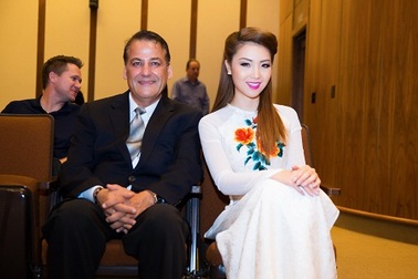 Người đẹp gốc Việt Jennifer Chung được vinh danh trên đất Mỹ