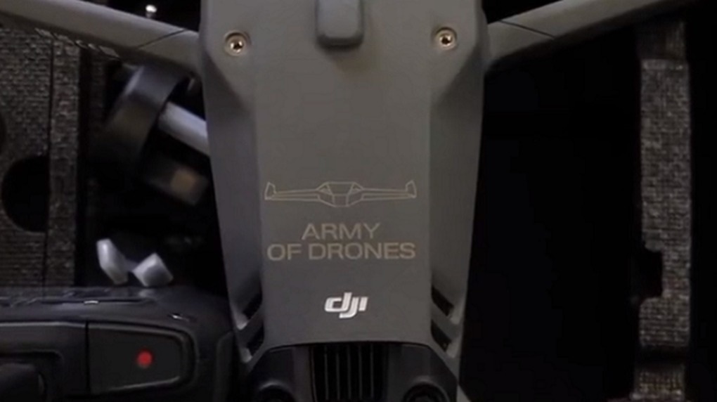 UAV Ukraine dồn dập tung hỏa lực, bắn cháy xe tăng Nga - 1 UAV Ukraine dồn dập tung hỏa lực, bắn cháy xe tăng Nga - 1