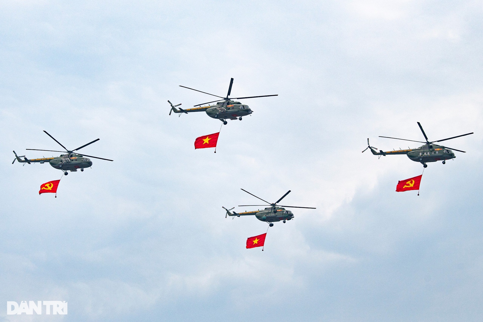Hình ảnh ấn tượng Lễ diễu binh kỷ niệm 70 năm Chiến thắng Điện Biên Phủ - 2 Hình ảnh ấn tượng Lễ diễu binh kỷ niệm 70 năm Chiến thắng Điện Biên Phủ - 2