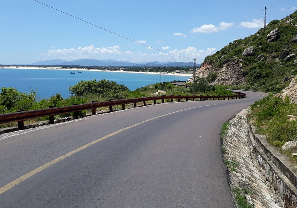 Kỳ thú du lịch ở làng “4 động 3 đèo” - 4 Kỳ thú du lịch ở làng “4 động 3 đèo” - 4