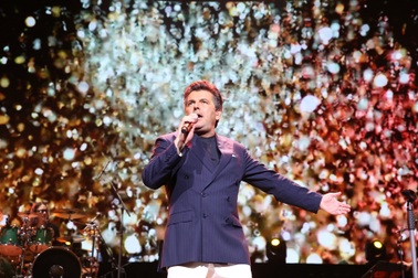 Giọng ca Modern Talking khiến 4.000 khán giả Hà Nội nhún nhảy