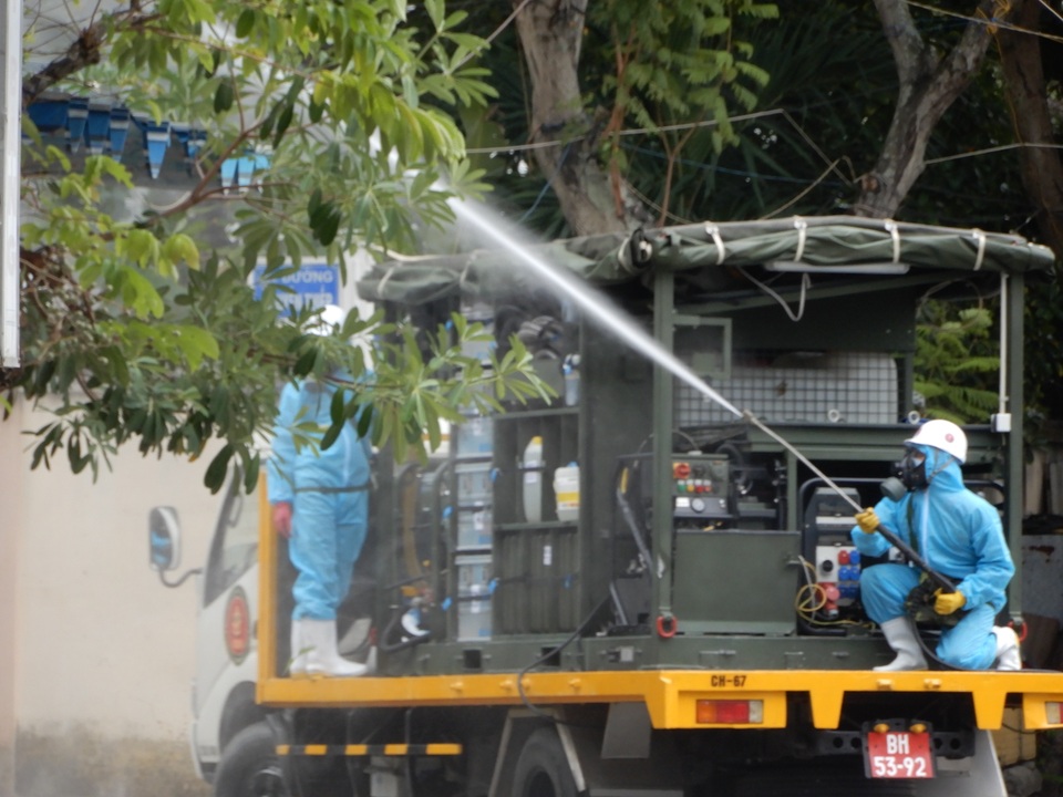 Hơn 10 xe đặc chủng phun thuốc khử khuẩn toàn quận Sơn Trà - 10 Hơn 10 xe đặc chủng phun thuốc khử khuẩn toàn quận Sơn Trà - 10