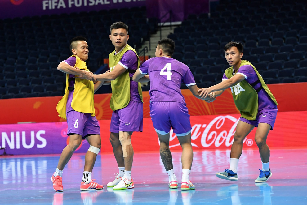 Tuyển thủ futsal Việt Nam thoải mái tâm lý, sẵn sàng quyết đấu đối thủ Nga - 6 Tuyển thủ futsal Việt Nam thoải mái tâm lý, sẵn sàng quyết đấu đối thủ Nga - 6