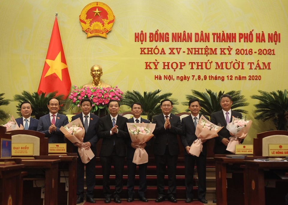 Hà Nội có 5 tân Phó Chủ tịch UBND TP - 1 Hà Nội có 5 tân Phó Chủ tịch UBND TP - 1
