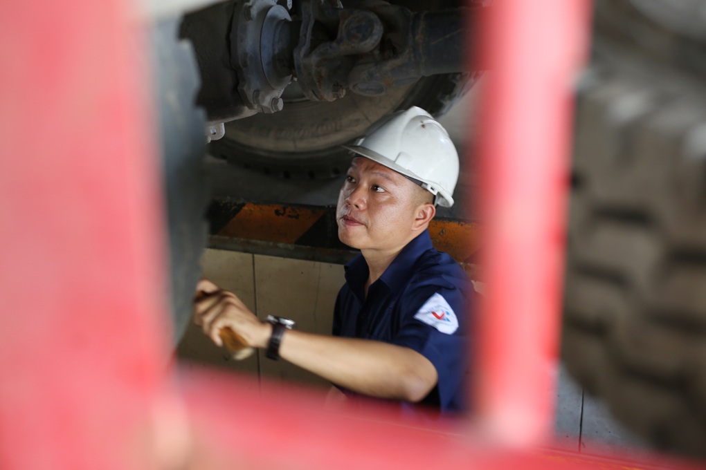 Trung tâm đăng kiểm ở TPHCM vắng vẻ ngày cận Tết - 2 Trung tâm đăng kiểm ở TPHCM vắng vẻ ngày cận Tết - 2