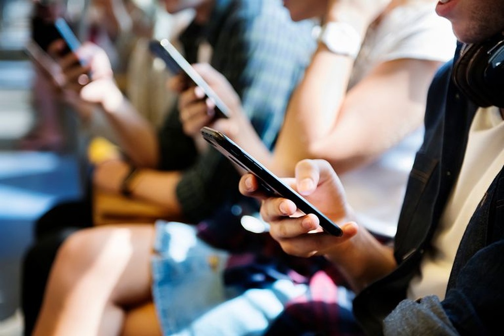 Gen Z và phương châm Bớt tiền mặt - Bớt lo nghĩ - 2 Gen Z và phương châm Bớt tiền mặt - Bớt lo nghĩ - 2