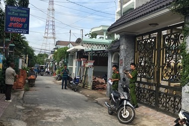 Nghi án chồng đâm vợ trước trường mầm non rồi uống thuốc tự tử