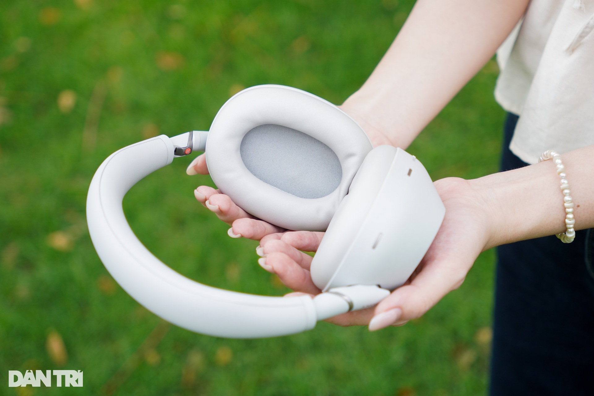 Trải nghiệm Sony WH-1000XM6: Đối thủ của Apple AirPods Max - 21