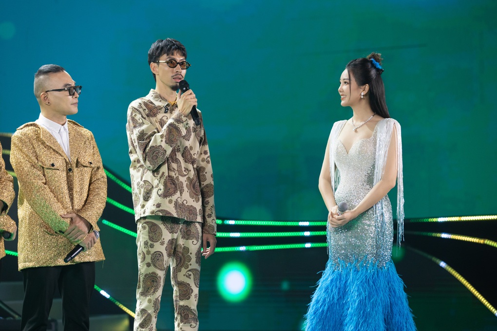 BTV Thụy Vân tiết lộ con người thật của Đen Vâu, BinZ - 1 BTV Thụy Vân tiết lộ con người thật của Đen Vâu, BinZ - 1