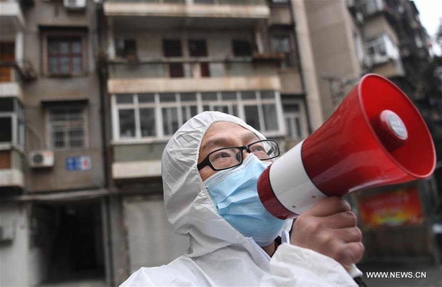 Vũ Hán “gõ cửa” từng nhà, kiểm soát người nhiễm virus như thời chiến - 1 Vũ Hán “gõ cửa” từng nhà, kiểm soát người nhiễm virus như thời chiến - 1