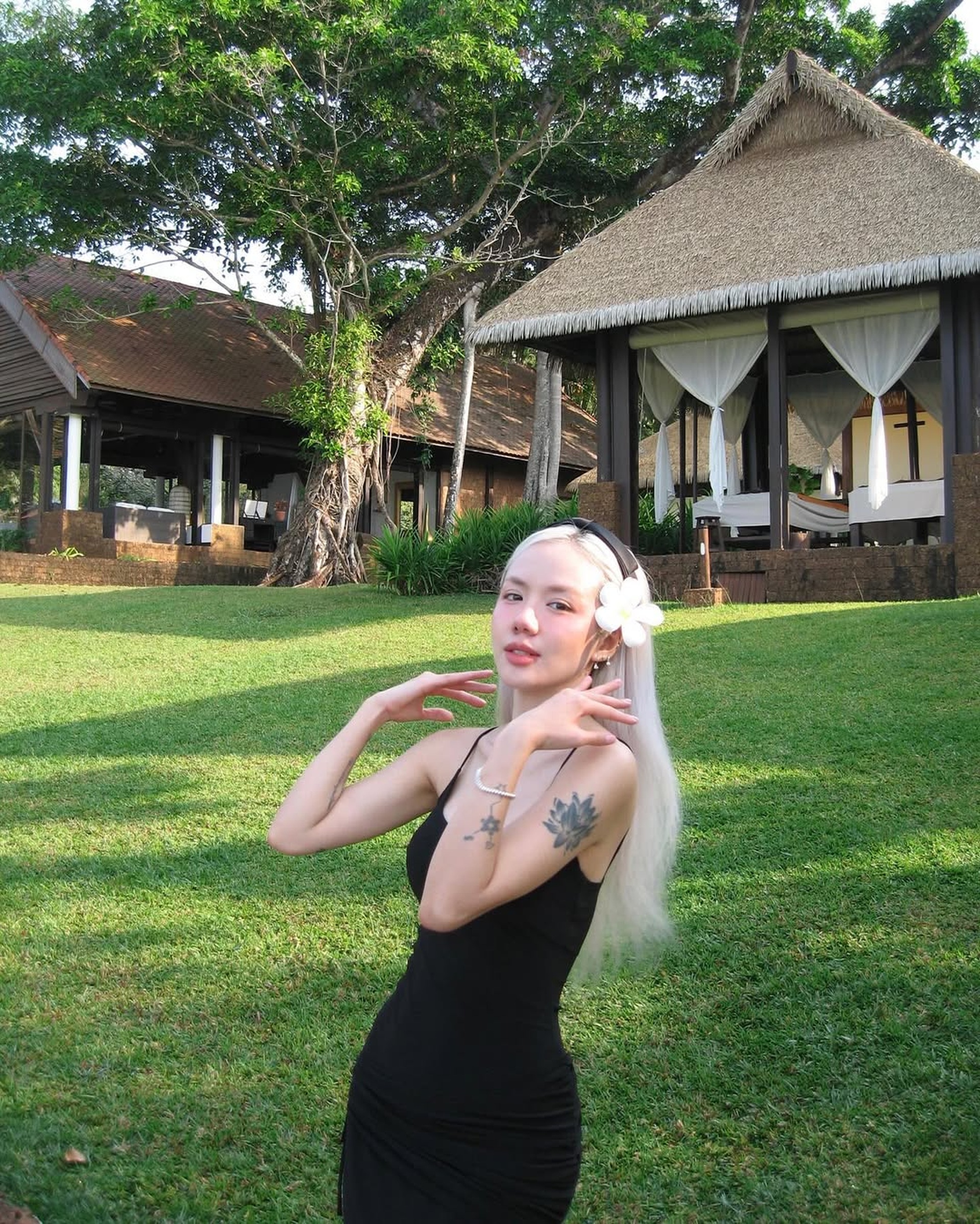 Phương Ly: Gợi cảm tuổi 35, tin đồn hẹn hò rapper kiêm bạn thân hơn 10 năm - 13 Phương Ly: Gợi cảm tuổi 35, tin đồn hẹn hò rapper kiêm bạn thân hơn 10 năm - 13
