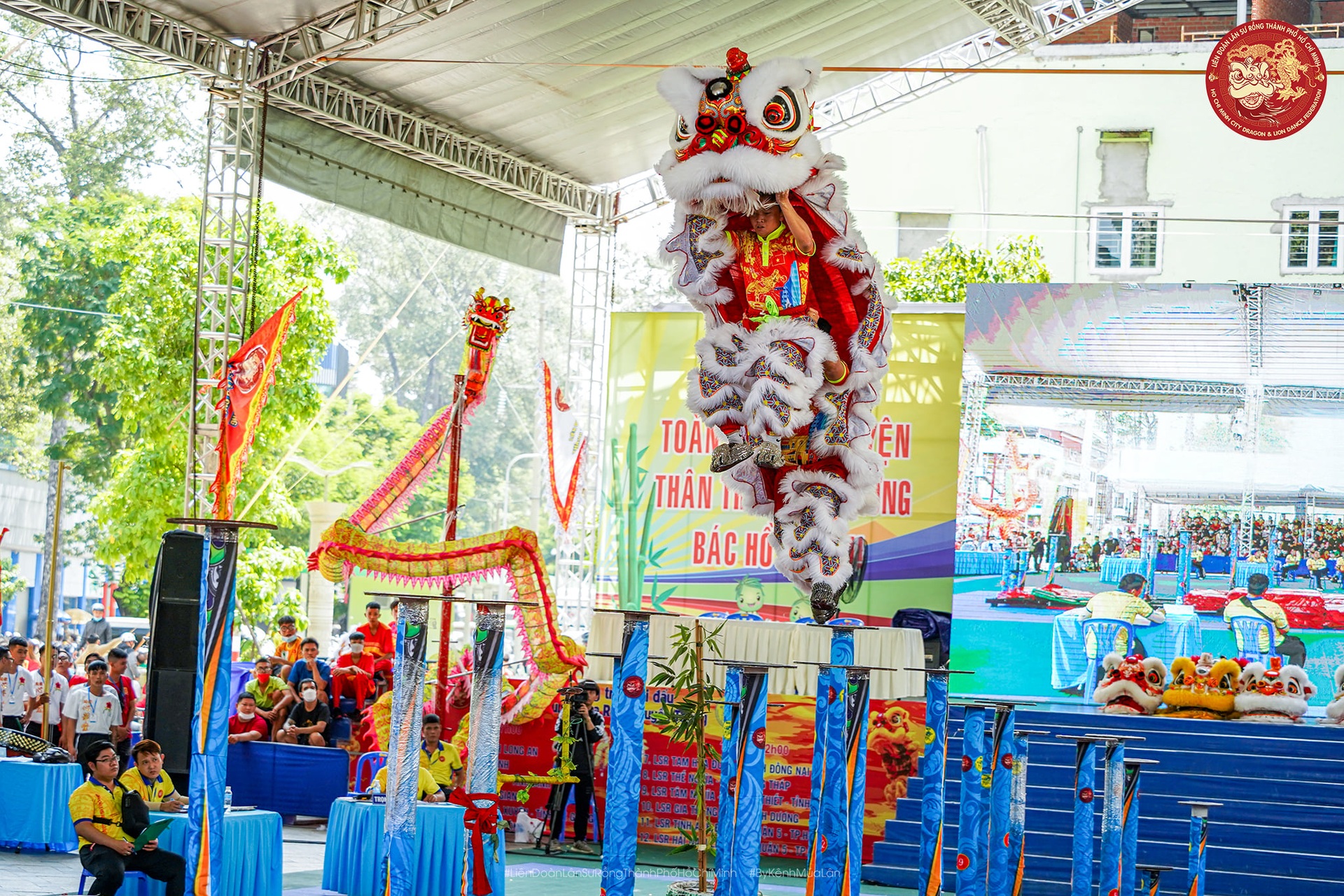 Chàng trai làm ba của hơn 200 đứa trẻ bụi đời - 4 Chàng trai làm ba của hơn 200 đứa trẻ bụi đời - 4
