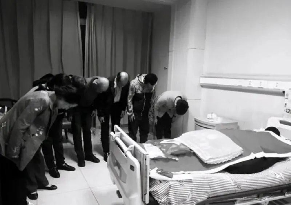 Vị giáo sư ăn mày và hành động liều lĩnh khiến nhiều người nể phục - 3 Vị giáo sư ăn mày và hành động liều lĩnh khiến nhiều người nể phục - 3